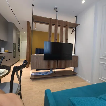 アパート Blloku Living ティラナ