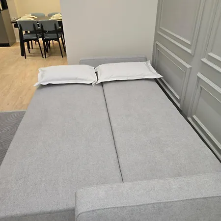 Blloku Living * ティラナ